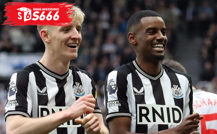 Anthony Gordon và Alexander Isak là 2 cái tên nằm trong danh sách chuyển nhượng của The Kops.